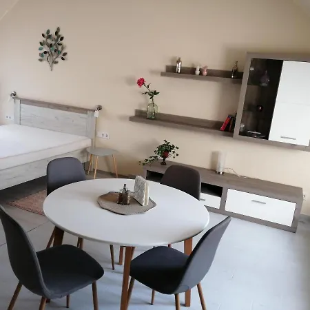 Gardencity Apartmanhaz Gyor Exterior photo