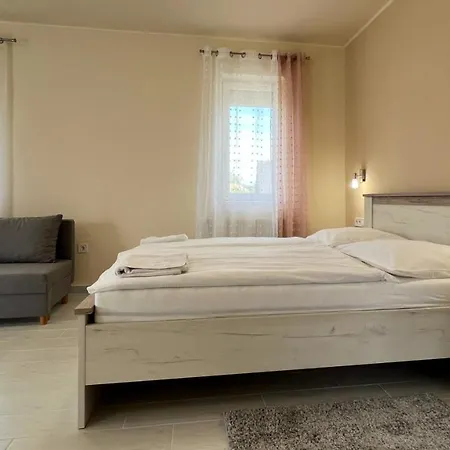 Gardencity Apartmanhaz Gyor Exterior photo