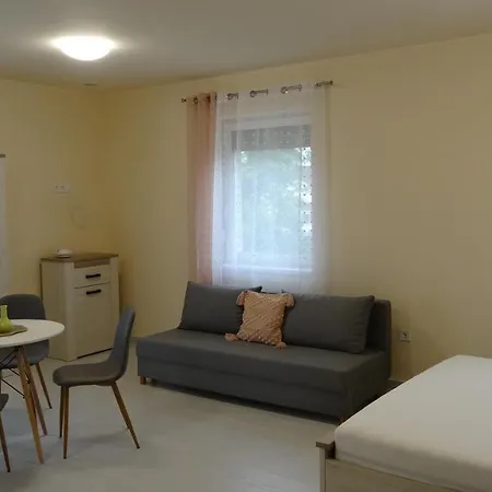 Gardencity Apartmanhaz Gyor Exterior photo
