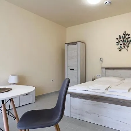 Gardencity Apartmanhaz Gyor Exterior photo