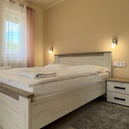 Gardencity Apartmanhaz Gyor Exterior photo