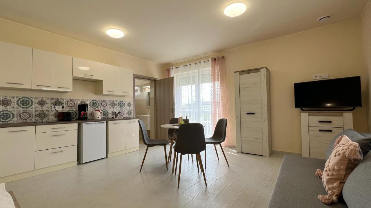 Apartment Gardencity Apartmanhaz Gyor