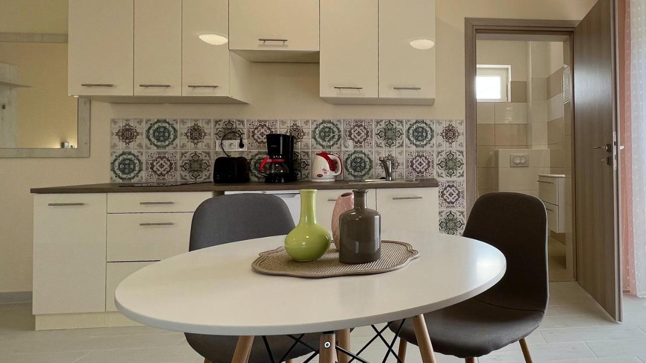 Apartment Gardencity Apartmanhaz Gyor