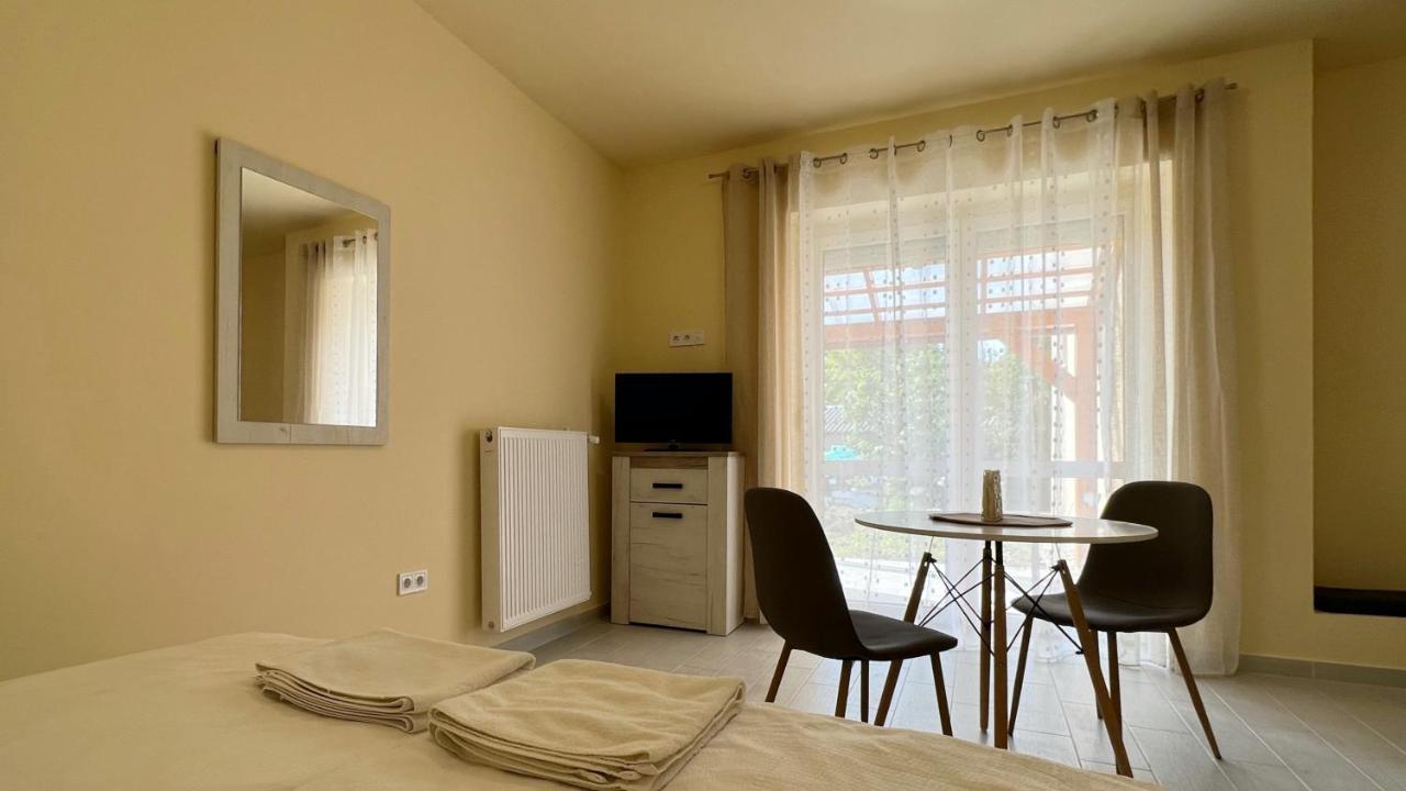 Gardencity Apartmanhaz * Gyor