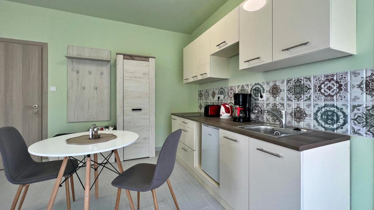 Gardencity Apartmanhaz * Gyor