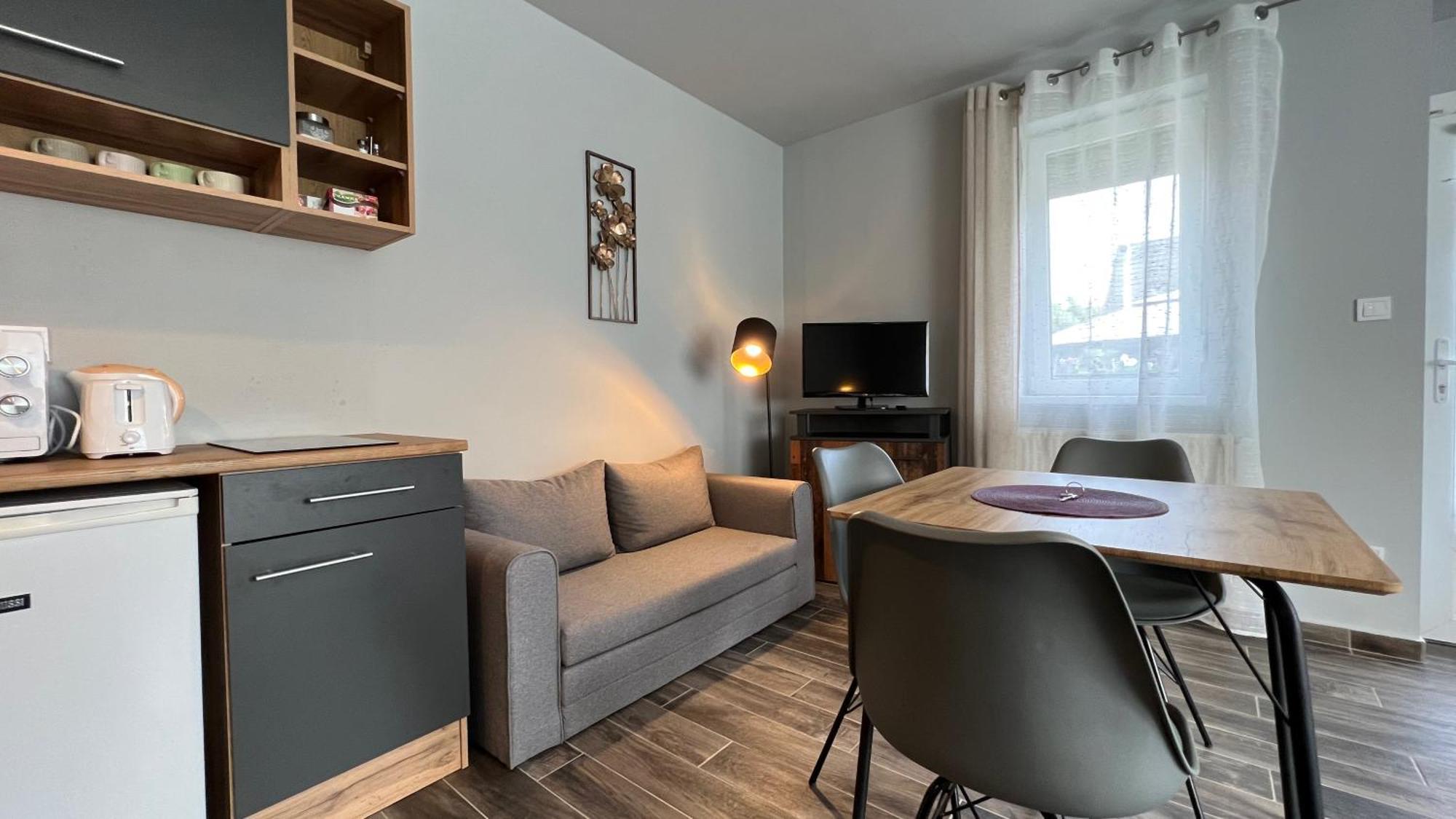Gardencity Apartmanhaz *